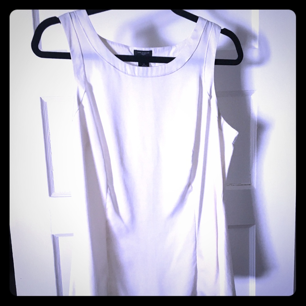 Ann Taylor Shell Medium